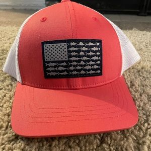 Columbia snap back hat- never worn